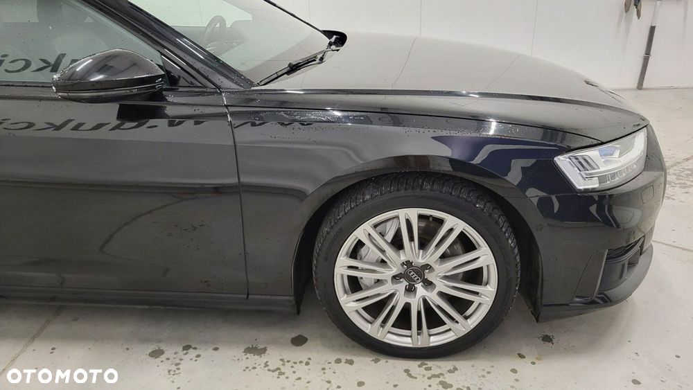 Audi A8 - 4