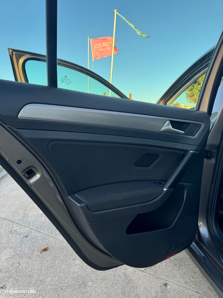 VW Golf Variant - 13