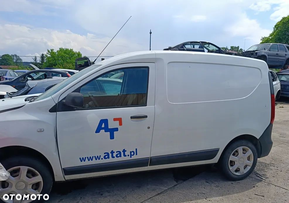 DACIA DOKKER BŁOTNIK TYŁ PRAWY 2017 - 2