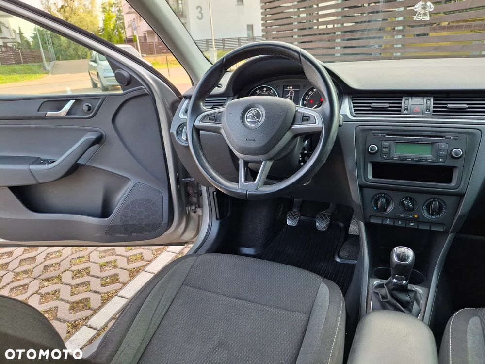 Skoda RAPID 1.2 TSI Ambition - 19