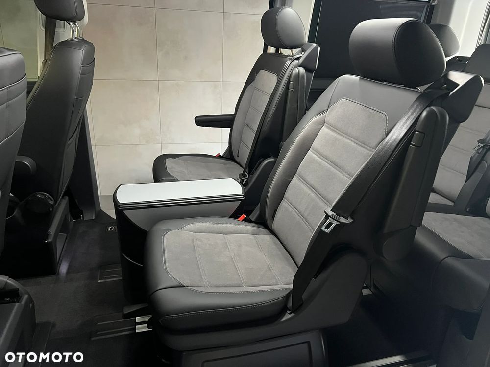 Volkswagen Multivan - 21