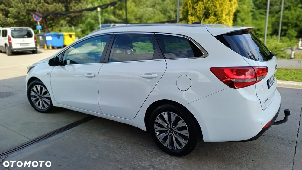 Kia Ceed 1.6 CRDi 136 ISG Platinum Edition - 10