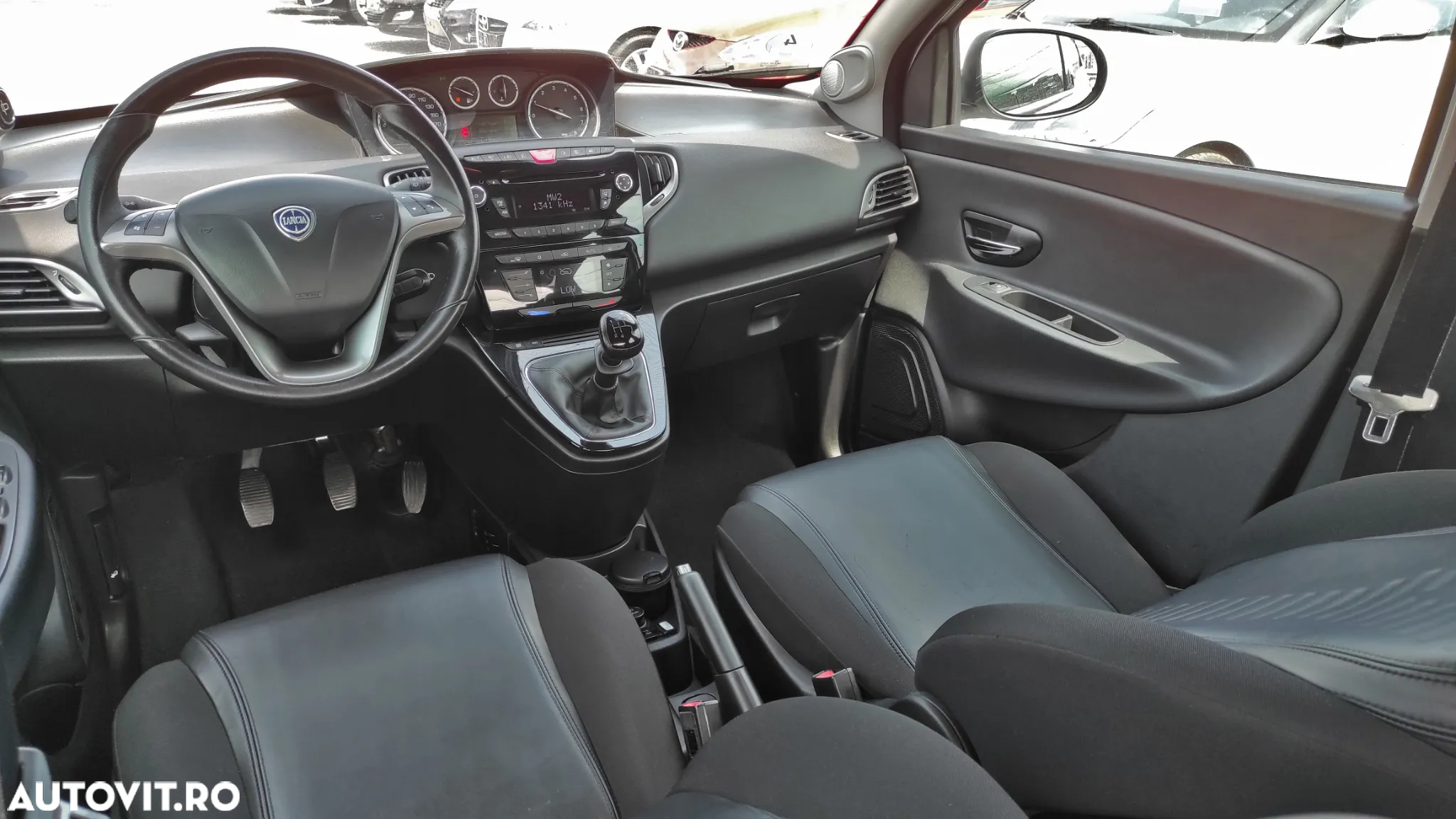 Lancia Ypsilon Y 0.9 TwinAir Turbo 8V Platinum - 12