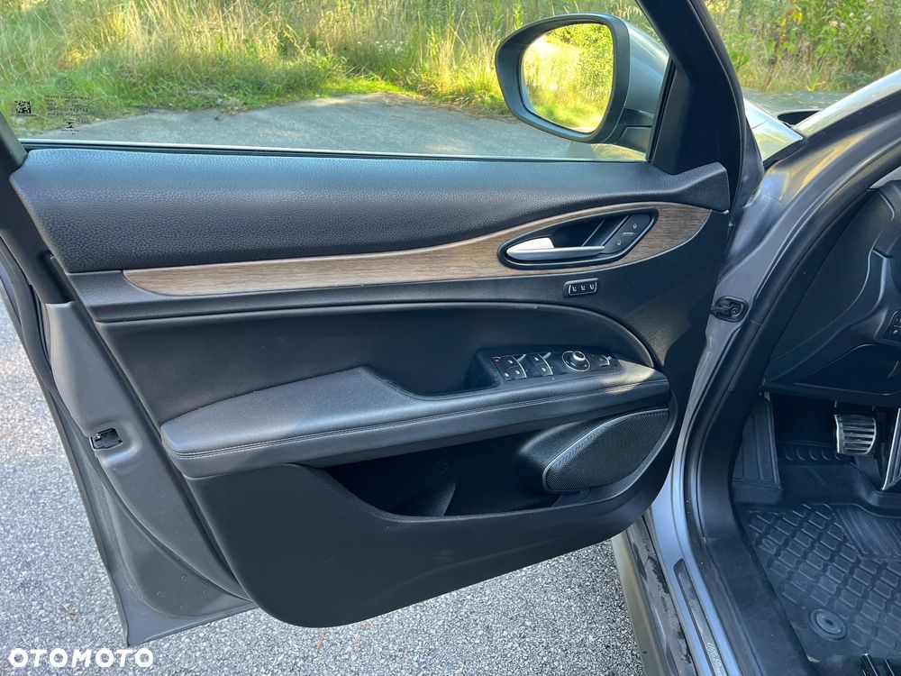 Alfa Romeo Stelvio 2.0 Turbo 16V AT8-Q4 Intensa - 11