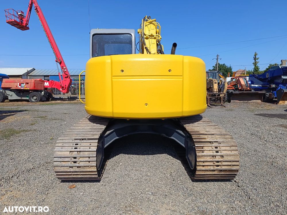 New Holland E135 SR - 4