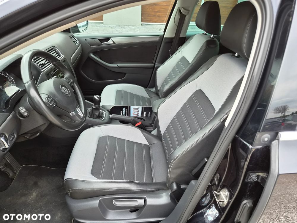 Volkswagen Jetta - 15