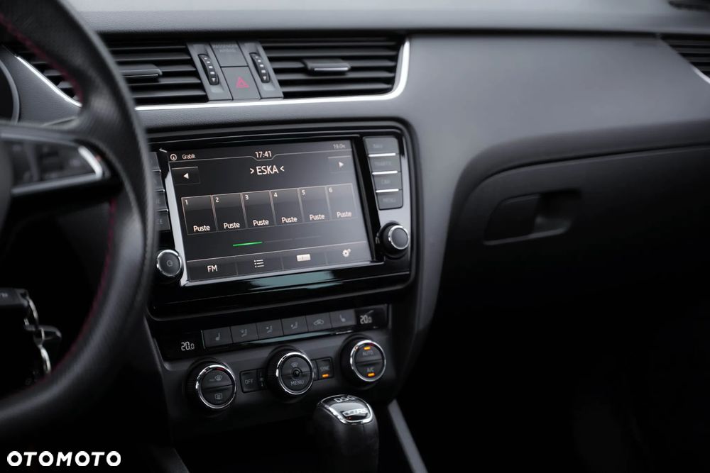 Skoda Octavia 2.0 TDI RS Challenge DSG - 17