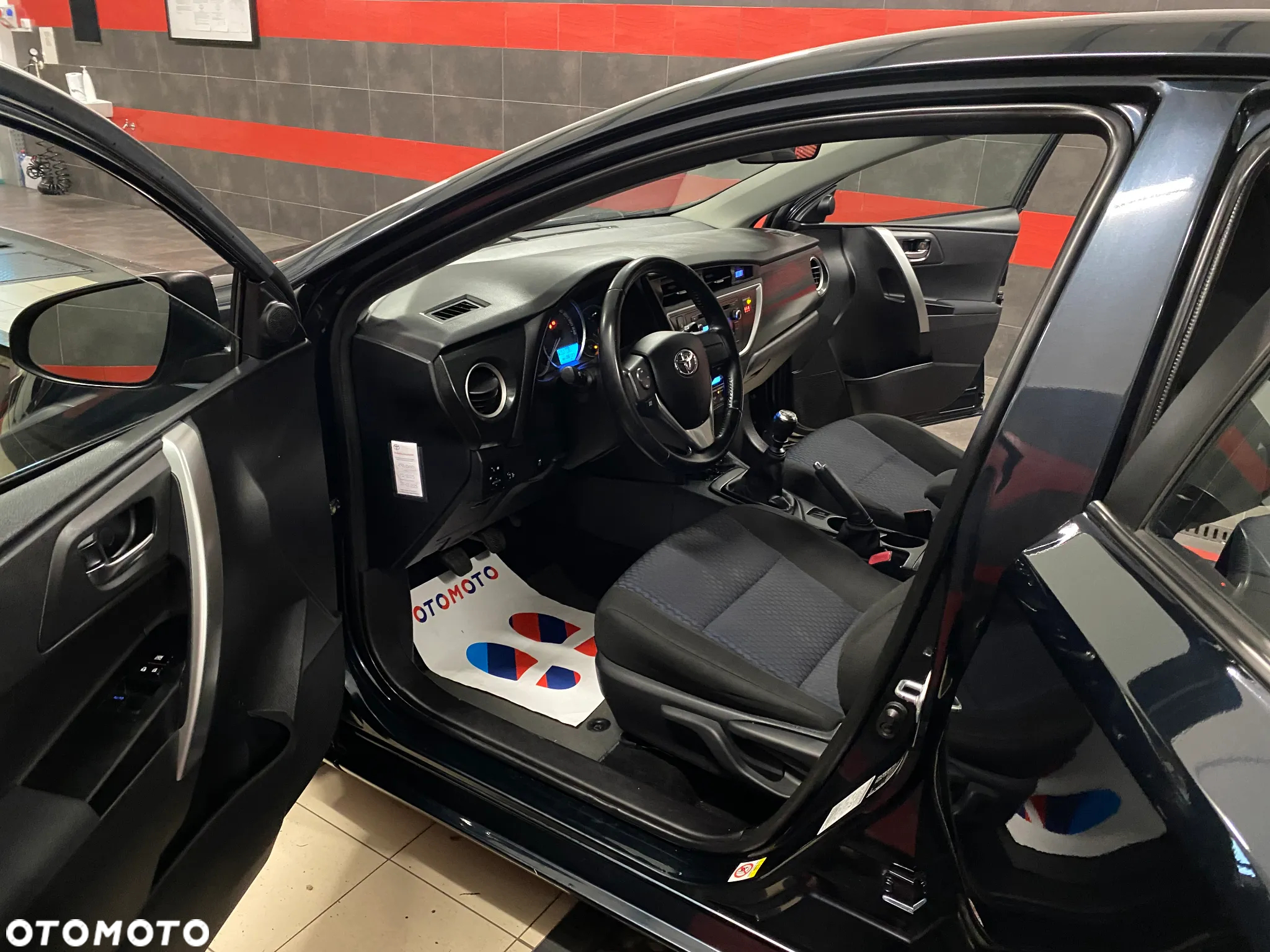Toyota Auris - 12