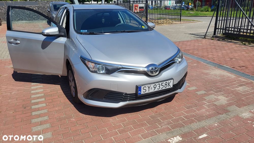 Toyota Auris - 2