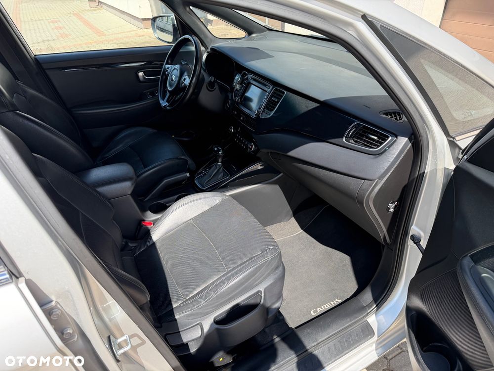 Kia Carens - 14