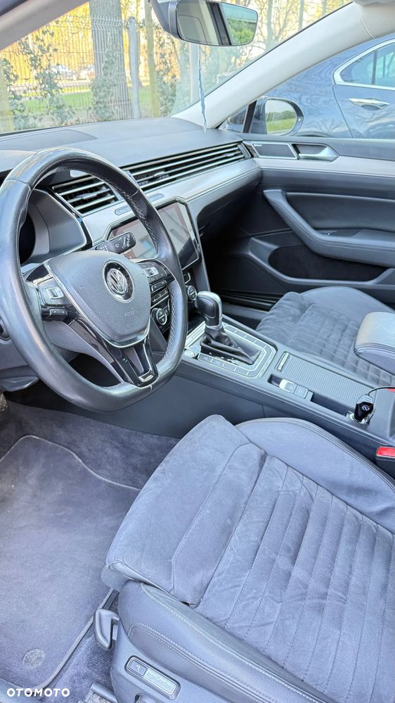 Volkswagen Passat Variant 2.0 TDI Bi-Turbo BMT 4Mot Highline DSG - 19