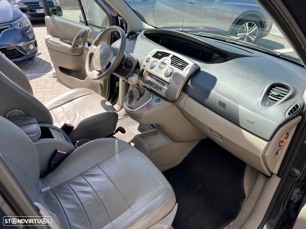 Renault Scénic 1.5 dCi Confort - 23