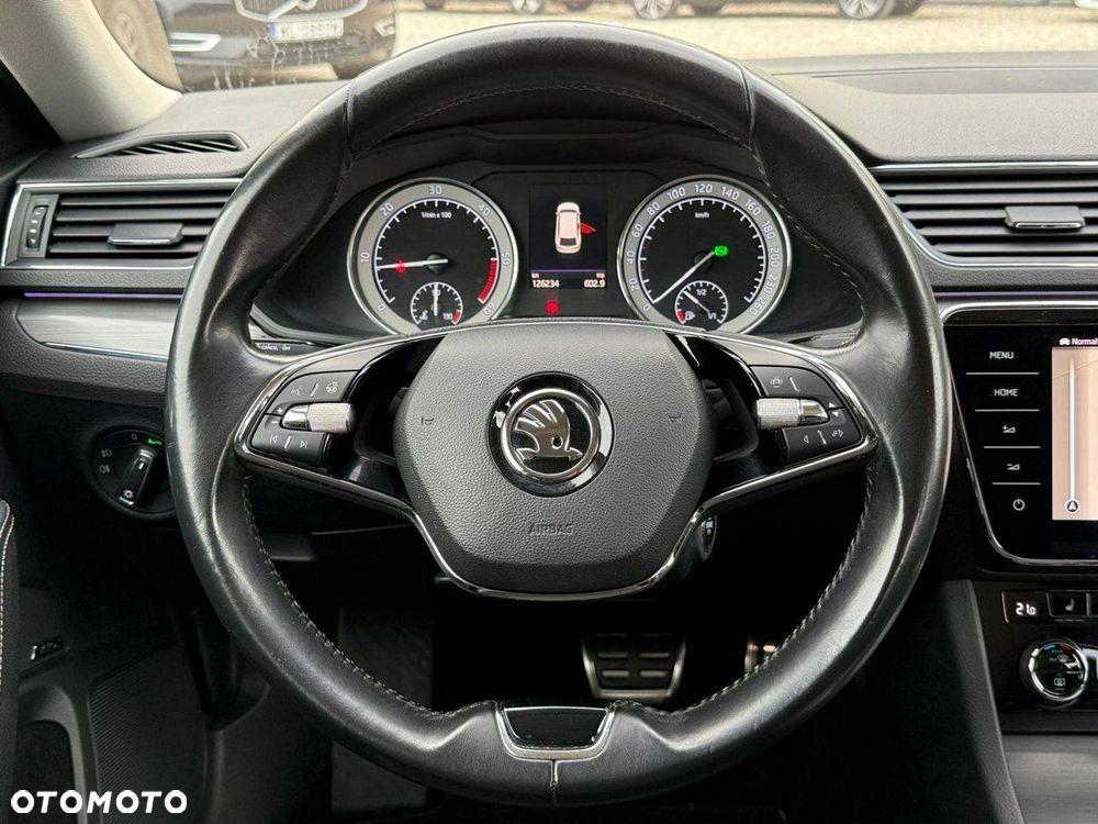 Skoda Superb 2.0 TDI SCR 4x4 Scout DSG - 28