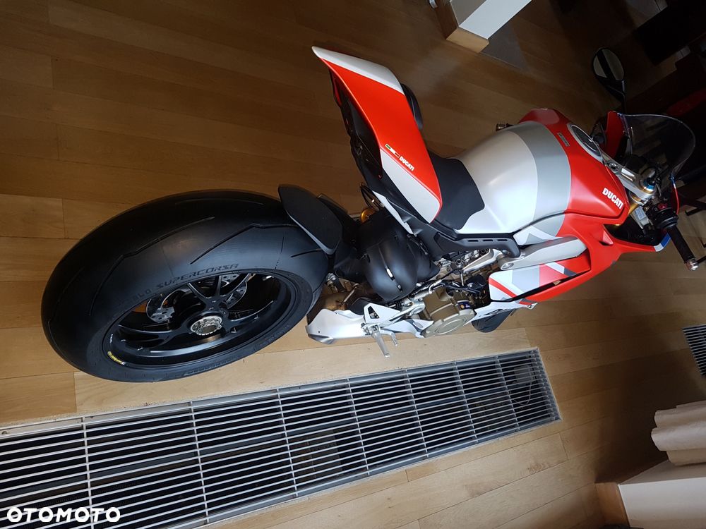 Ducati Panigale V4S - 8
