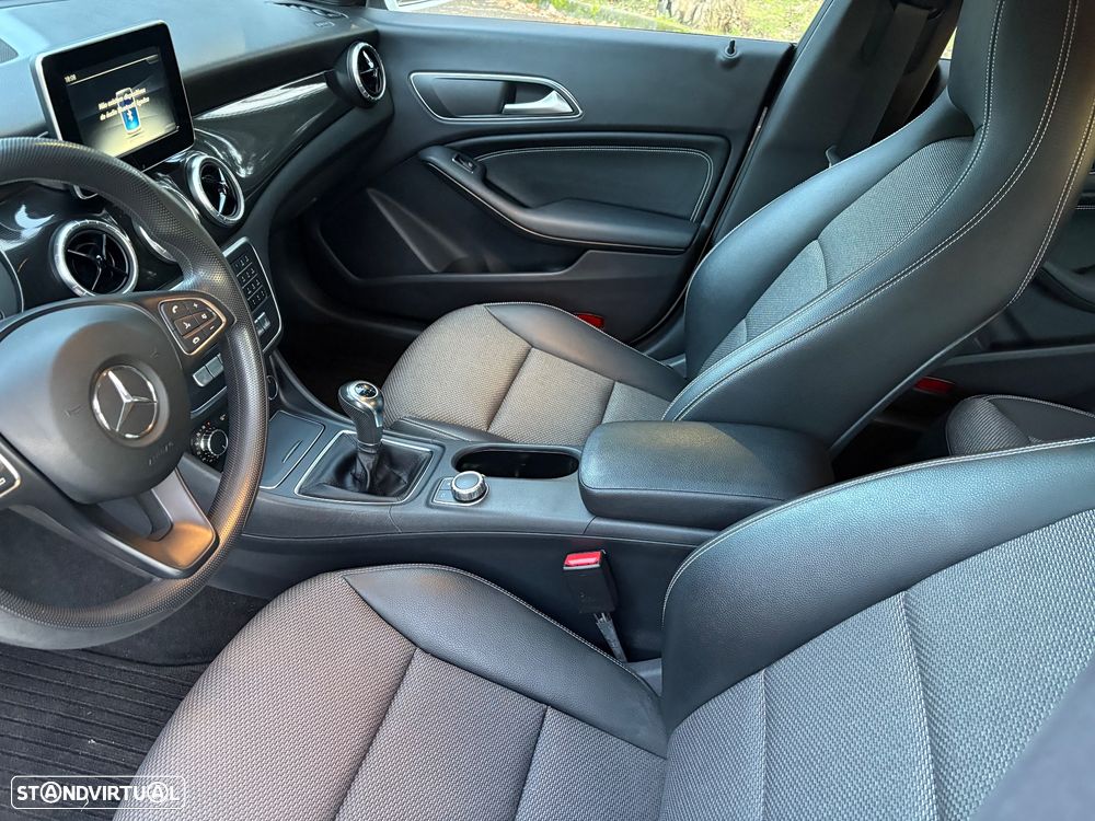 Mercedes-Benz CLA 180 d BlueEFFICIENCY Edition - 10