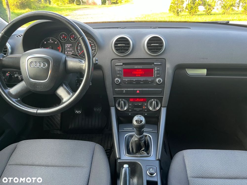 Audi A3 Sportback 1.6 TDI DPF Ambiente - 20