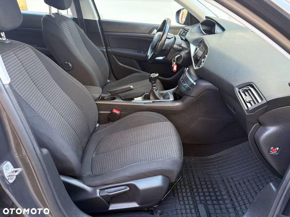 Peugeot 308 1.5 BlueHDi Allure Pack S&S - 16