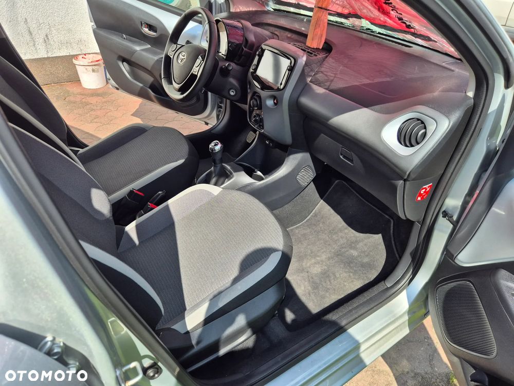 Toyota Aygo x-play - 13