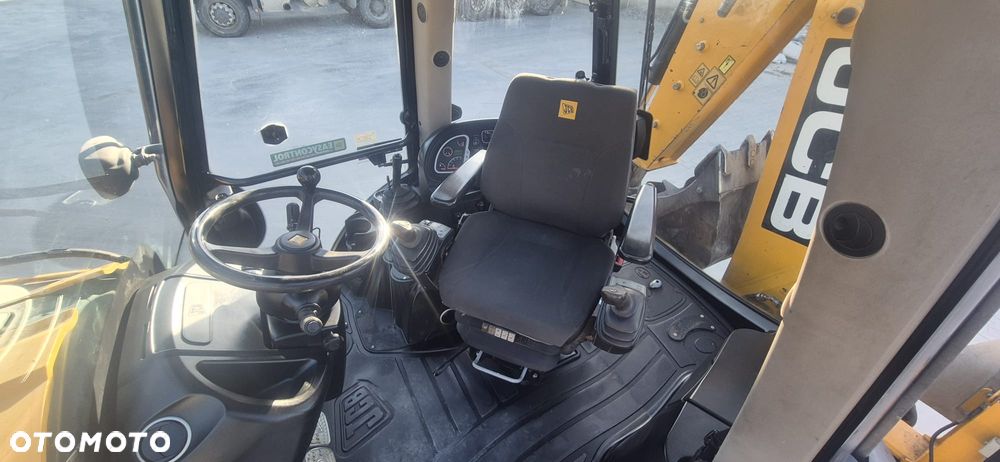 JCB 4CX - 4