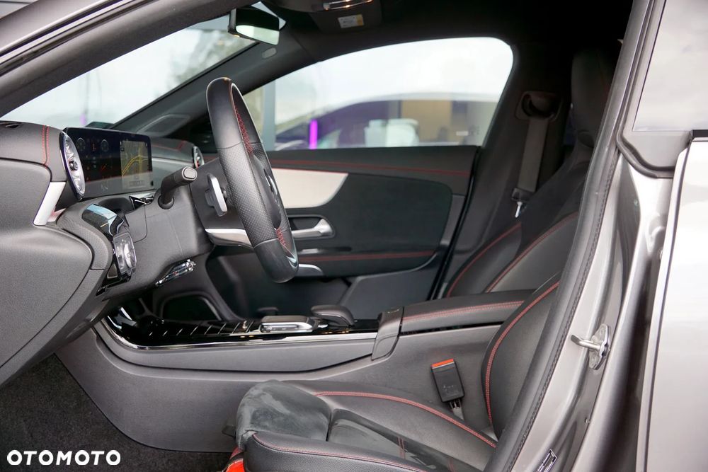 Mercedes-Benz CLA 200 AMG Line 7G-DCT - 14