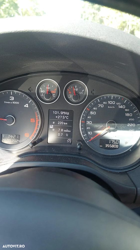 Audi A3 2.0 TDI Sportback DPF Ambiente - 25