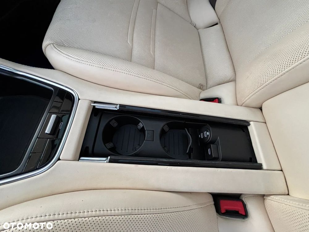 Porsche Panamera 4 E-Hybrid Executive - 36