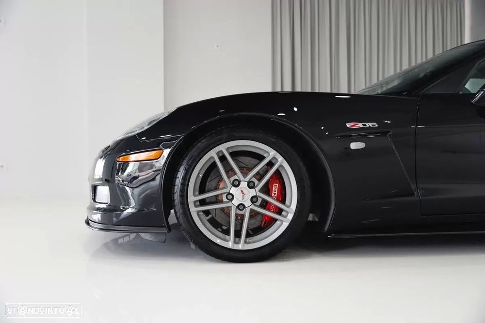 Chevrolet Corvette - 13