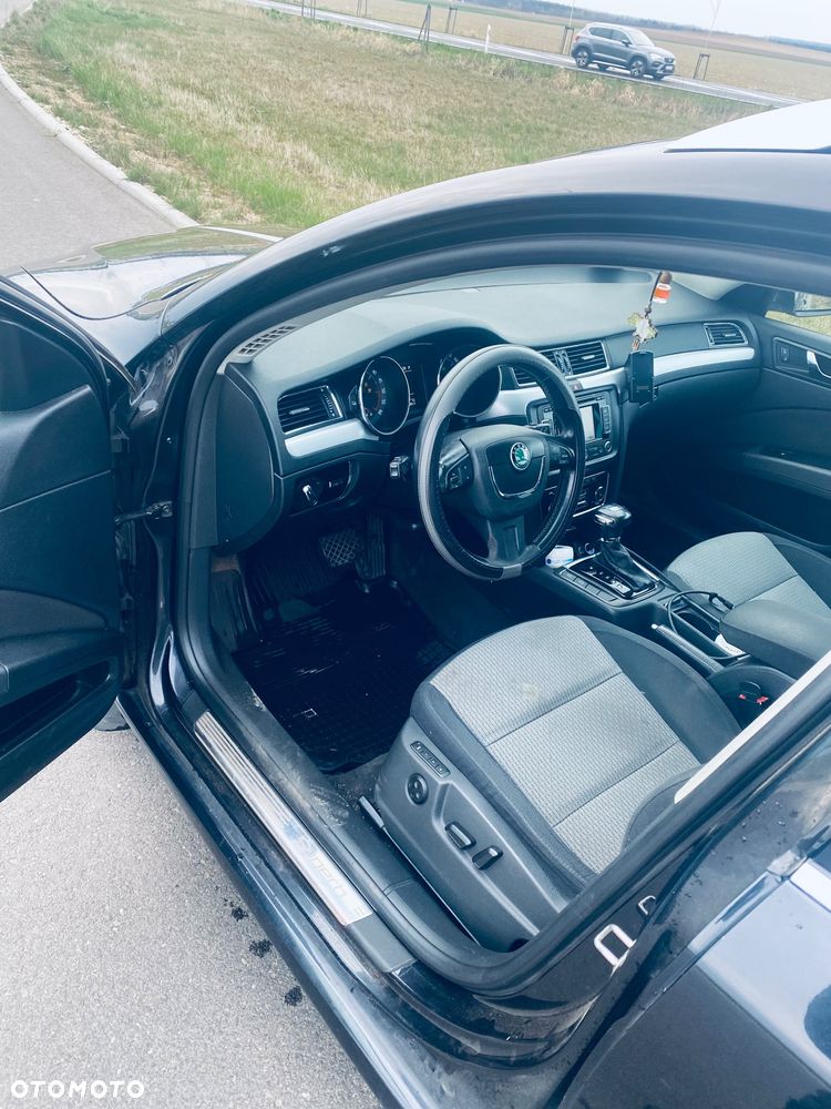 Skoda Superb 2.0 TDI PD DSG Comfort - 9