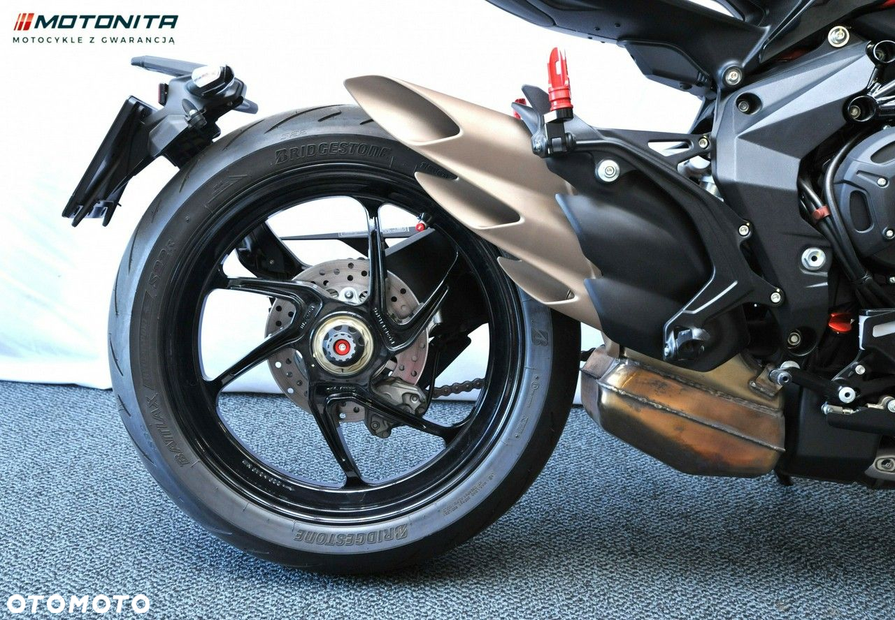 MV AGUSTA Brutale - 8