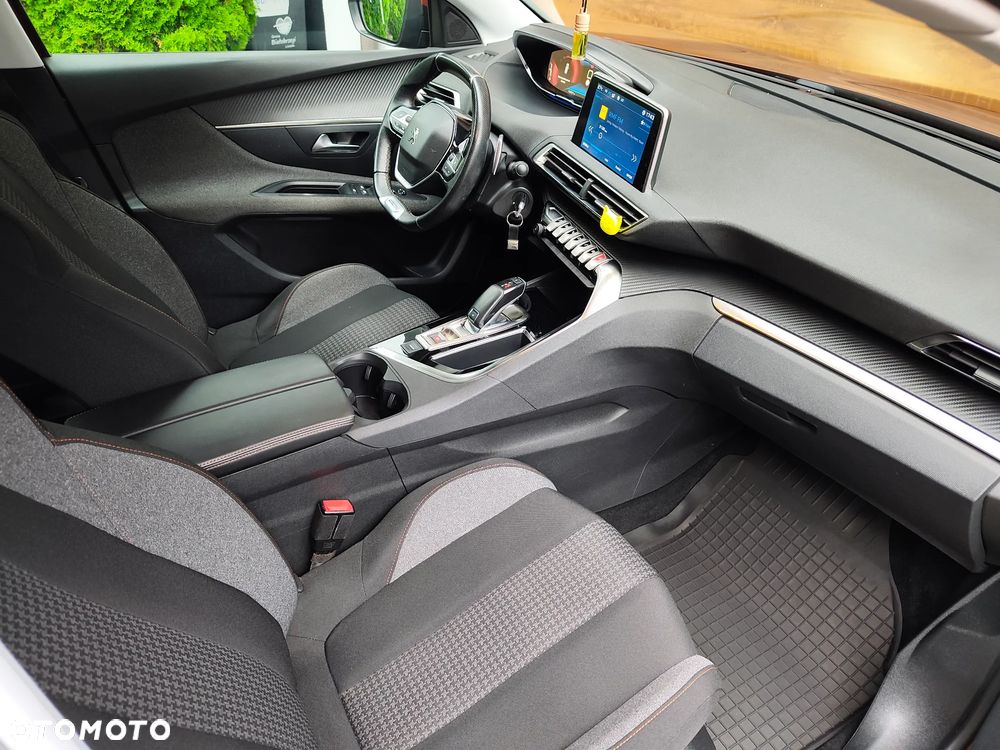 Peugeot 3008 1.2 PureTech Active S&S EAT8 - 12