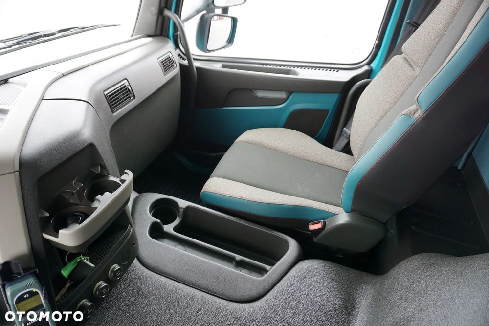 Volvo FM / 330 / E 6 / CHŁODNIA + WINDA / 23 PALETY / OŚ SKRĘTNA / DŁ 9,2 M - 40