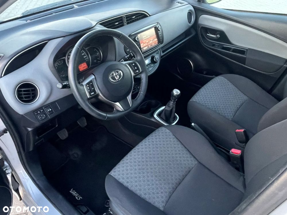 Toyota Yaris 1.33 VVT-i Lounge - 8