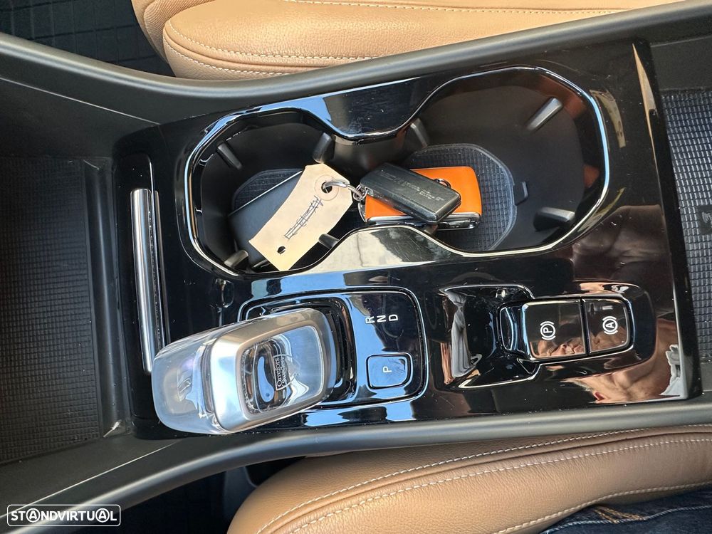 Volvo XC 40 1.5 T5 PHEV Momentum Plus - 21