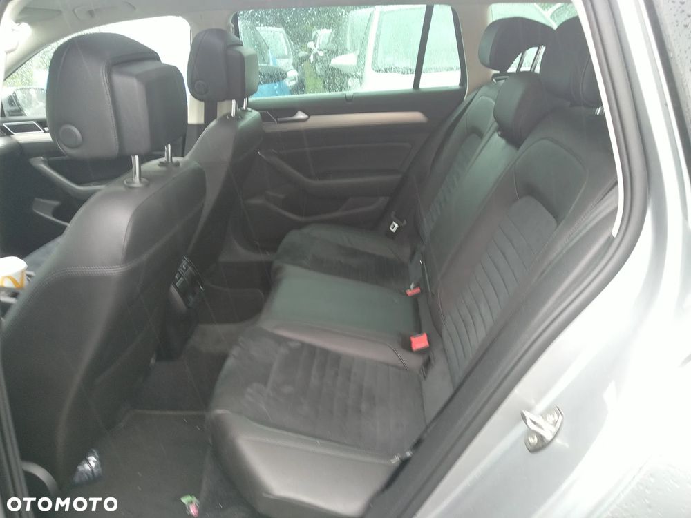 Volkswagen Passat 2.0 TDI SCR (BlueMotion Technology) DSG Highline - 17