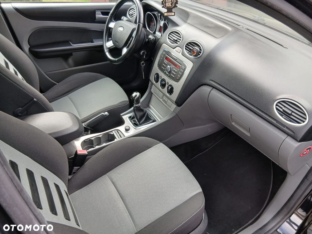Ford Focus 1.6 16V Ambiente - 31