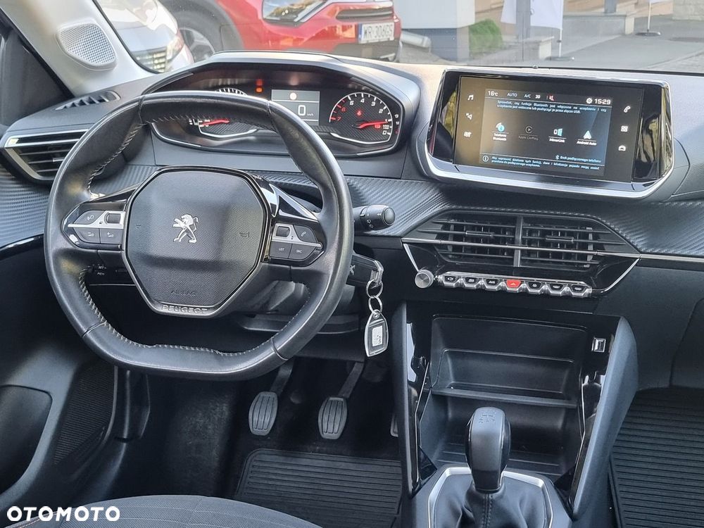 Peugeot 208 - 28