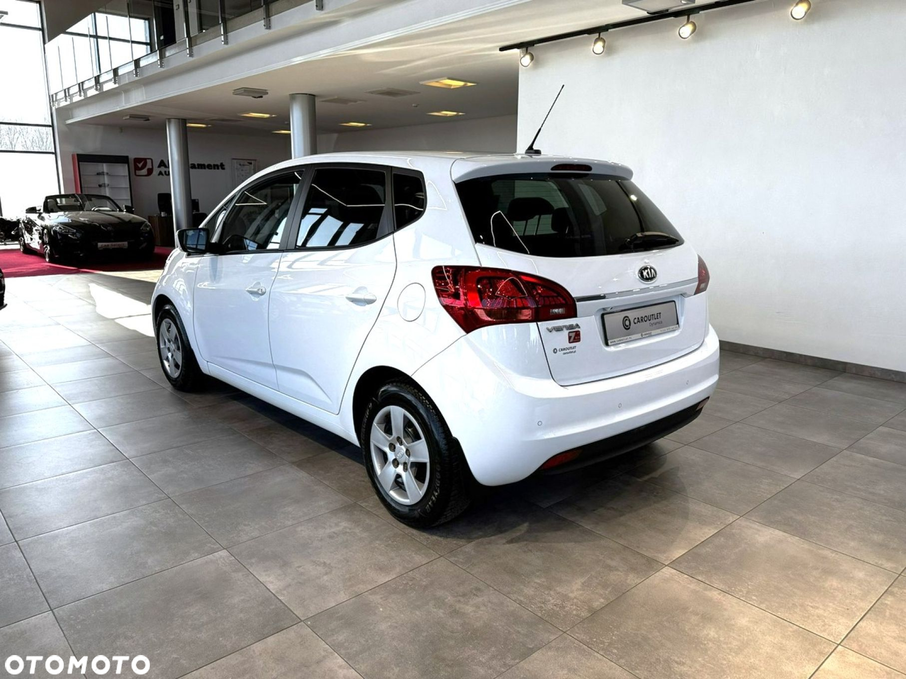 Kia Venga - 7