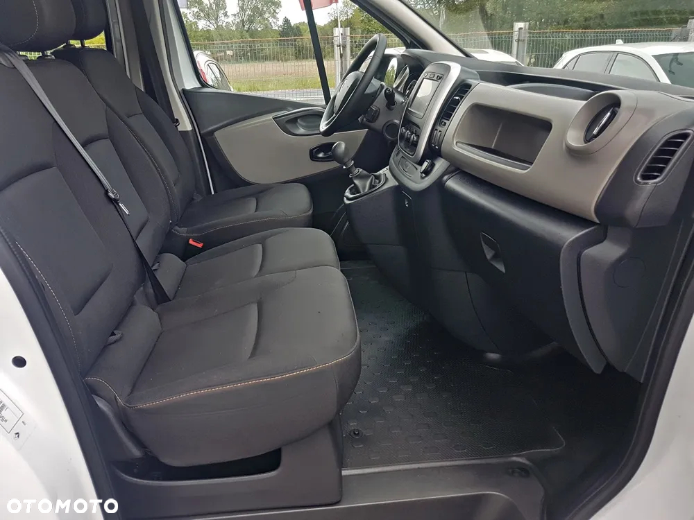 Renault TRAFIC - 24