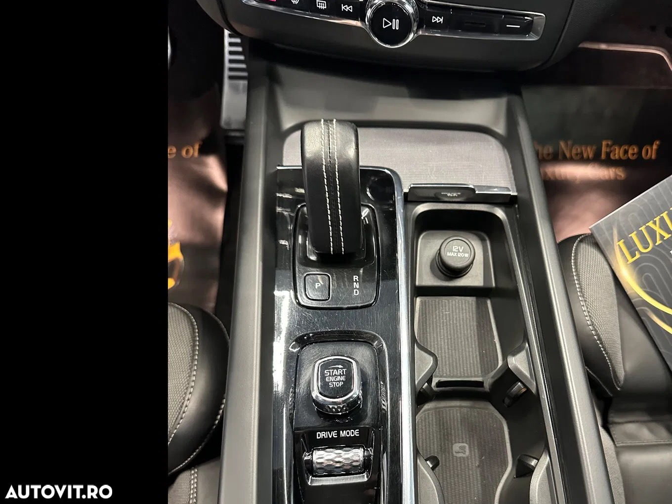 Volvo XC 60 B4 MHEV AT8 AWD R-Design - 24