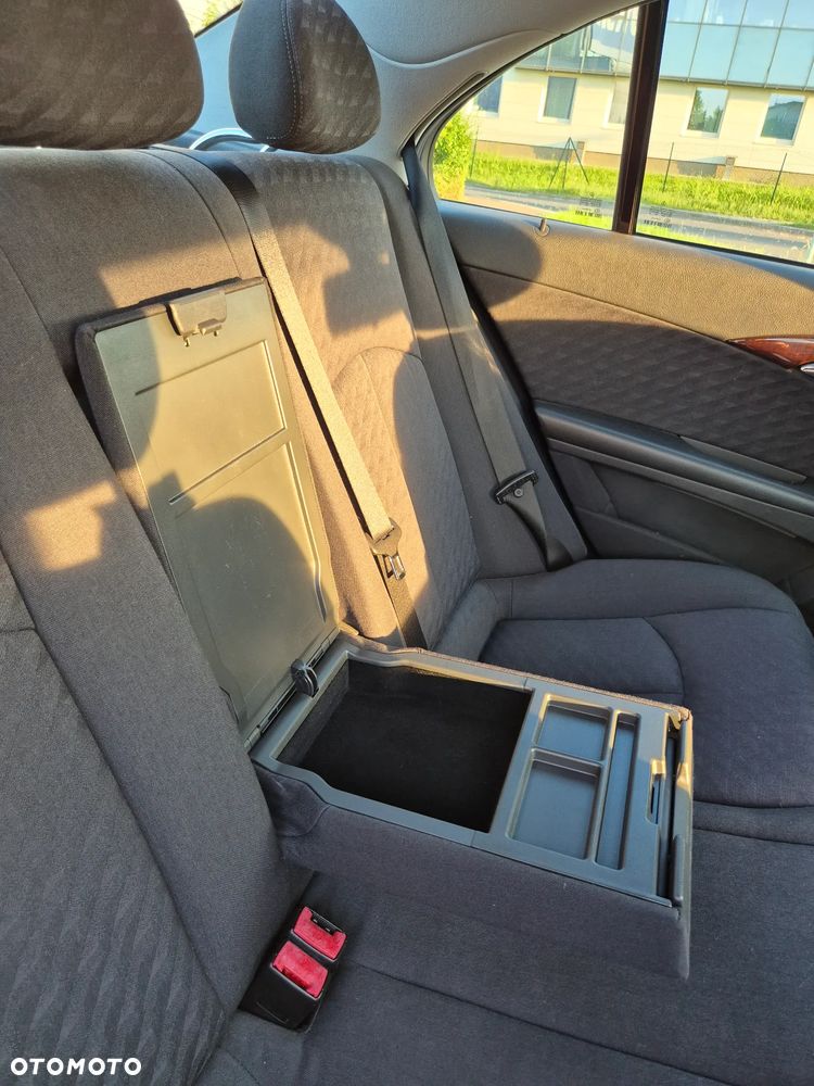 Mercedes-Benz Klasa E 200 Kompressor Automatik Classic - 19