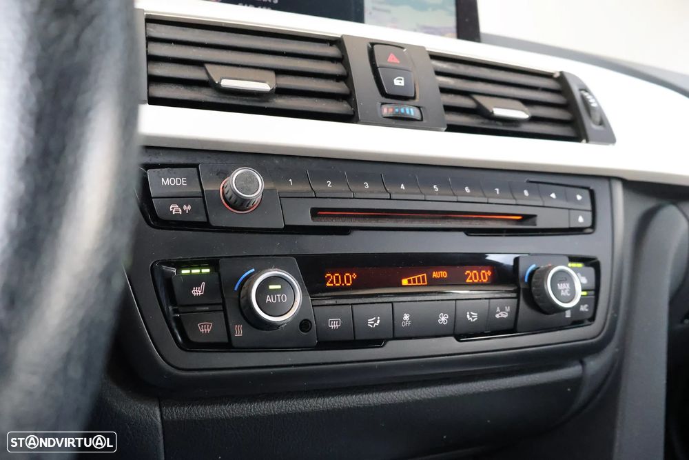 BMW 320 d Touring ED Line Luxury Auto - 17