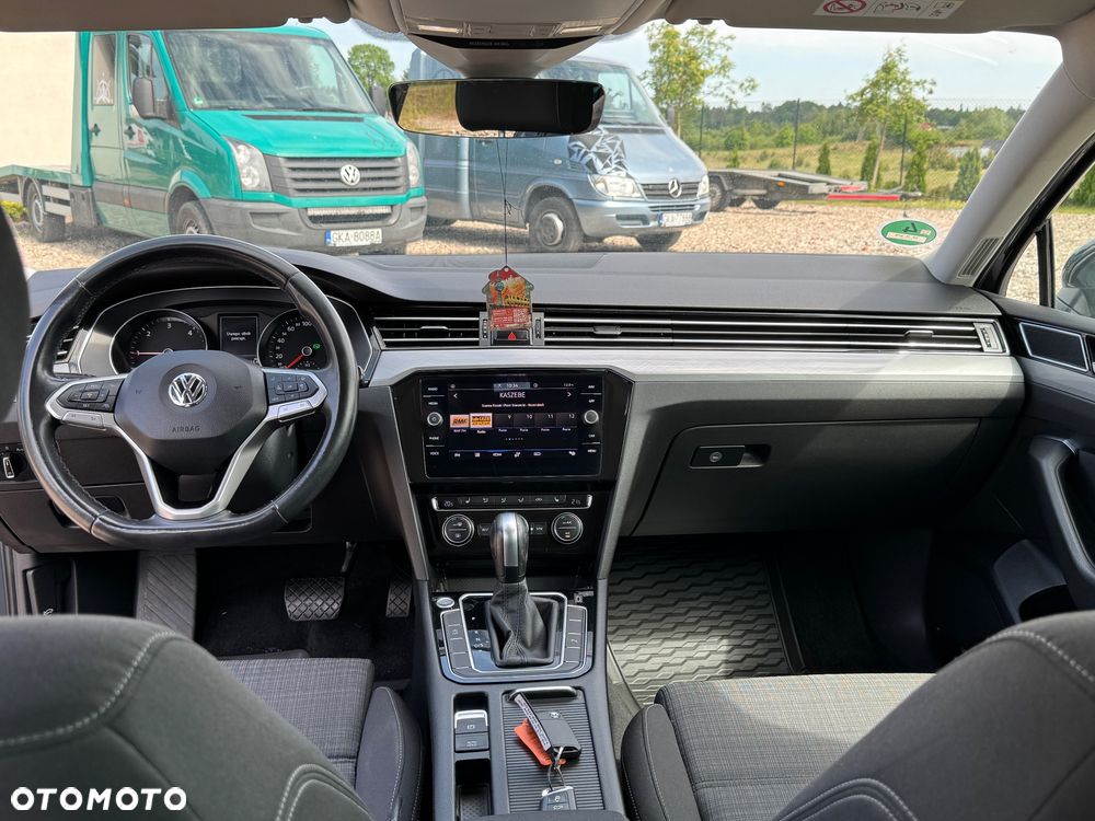 Volkswagen Passat 2.0 TDI SCR DSG Elegance - 31