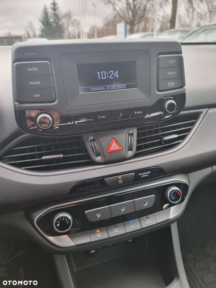 Hyundai i30 1.5 DPI Classic + - 29