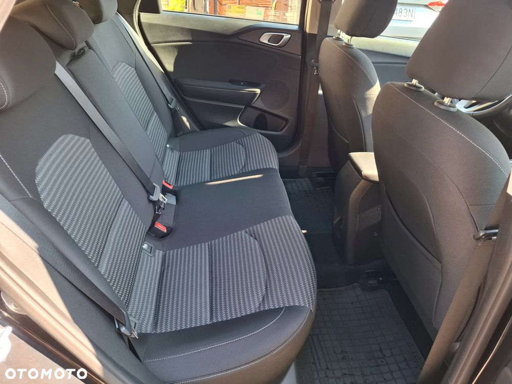 Kia Ceed 1.5 T-GDI M - 27
