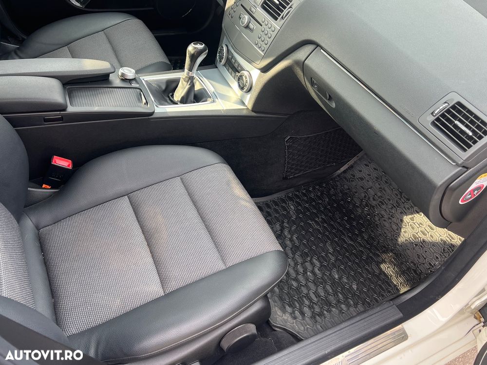 Mercedes-Benz C - 23