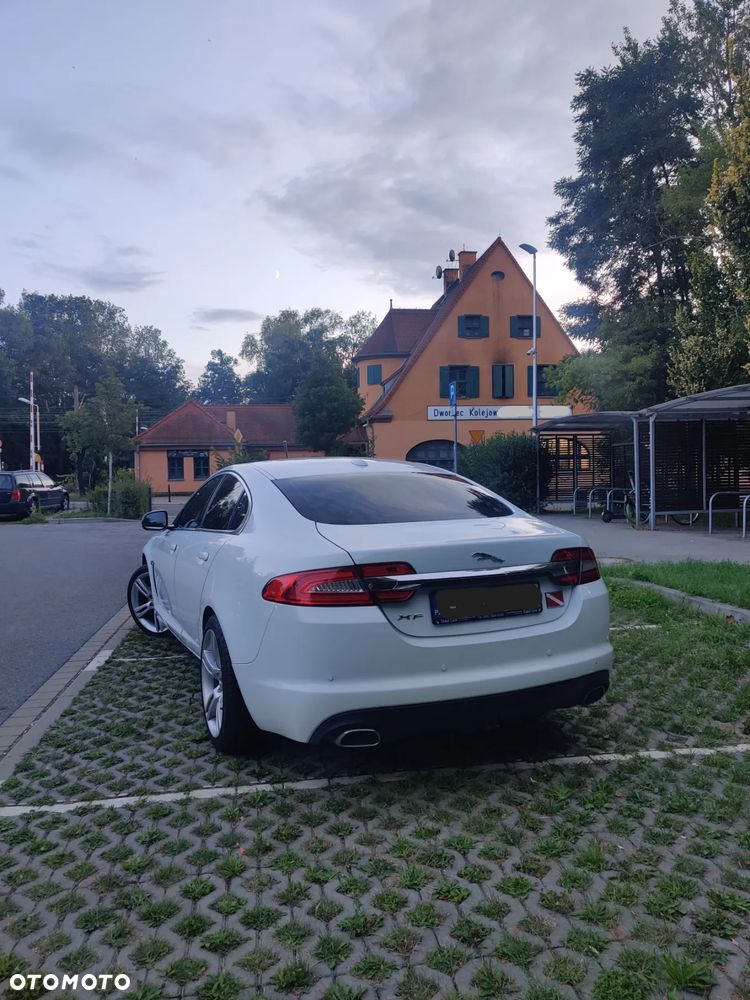 Jaguar XF 2.2 D Luxury - 7
