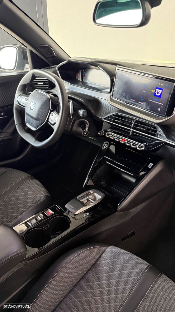 Peugeot 2008 1.2 Hybrid Allure e-DCS6 - 24