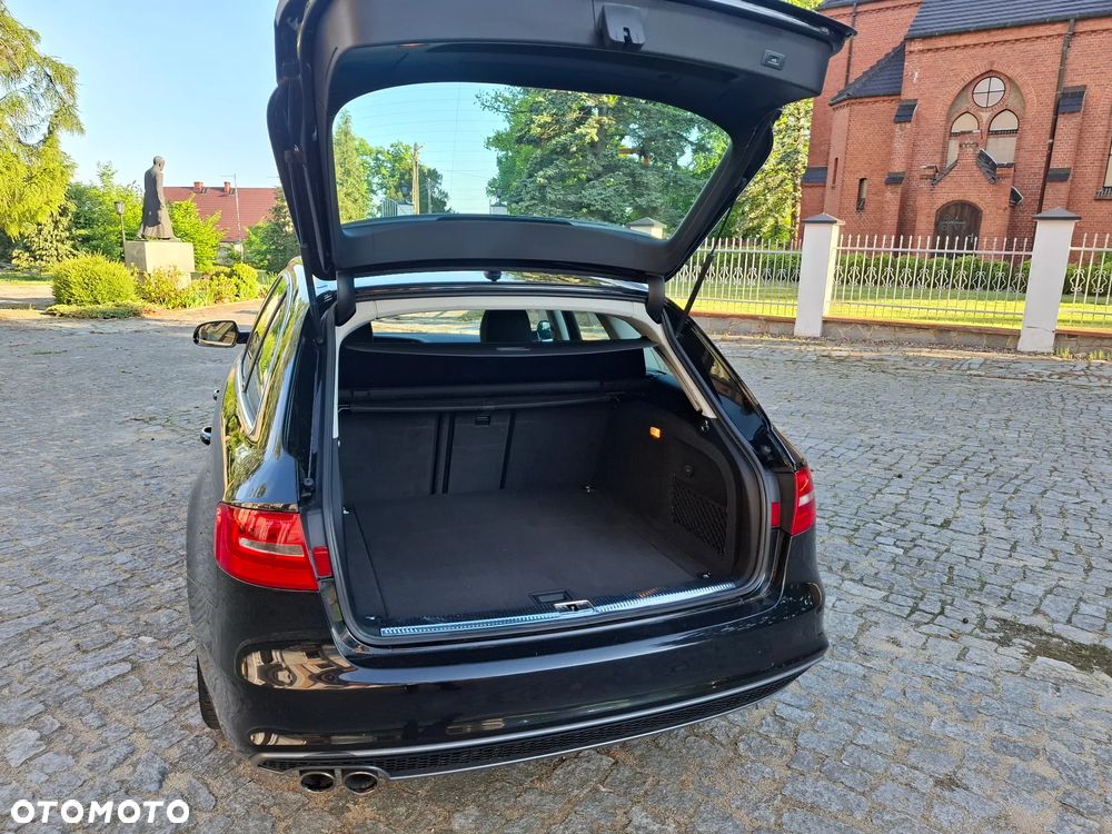 Audi A4 Avant 2.0 TDI DPF quattro S tronic S line Sportpaket - 11