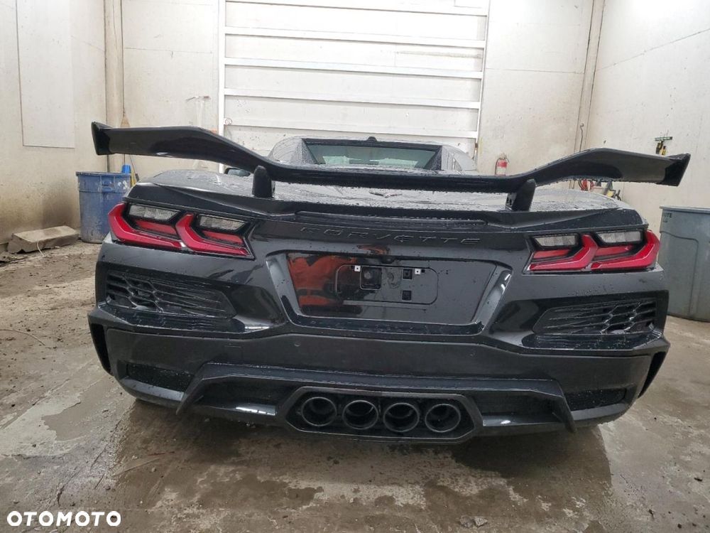 Chevrolet Corvette - 2