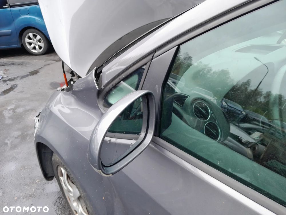 Lusterko zewnętrzne lewe VW Golf V Plus + 04-08r. LA7T - 4